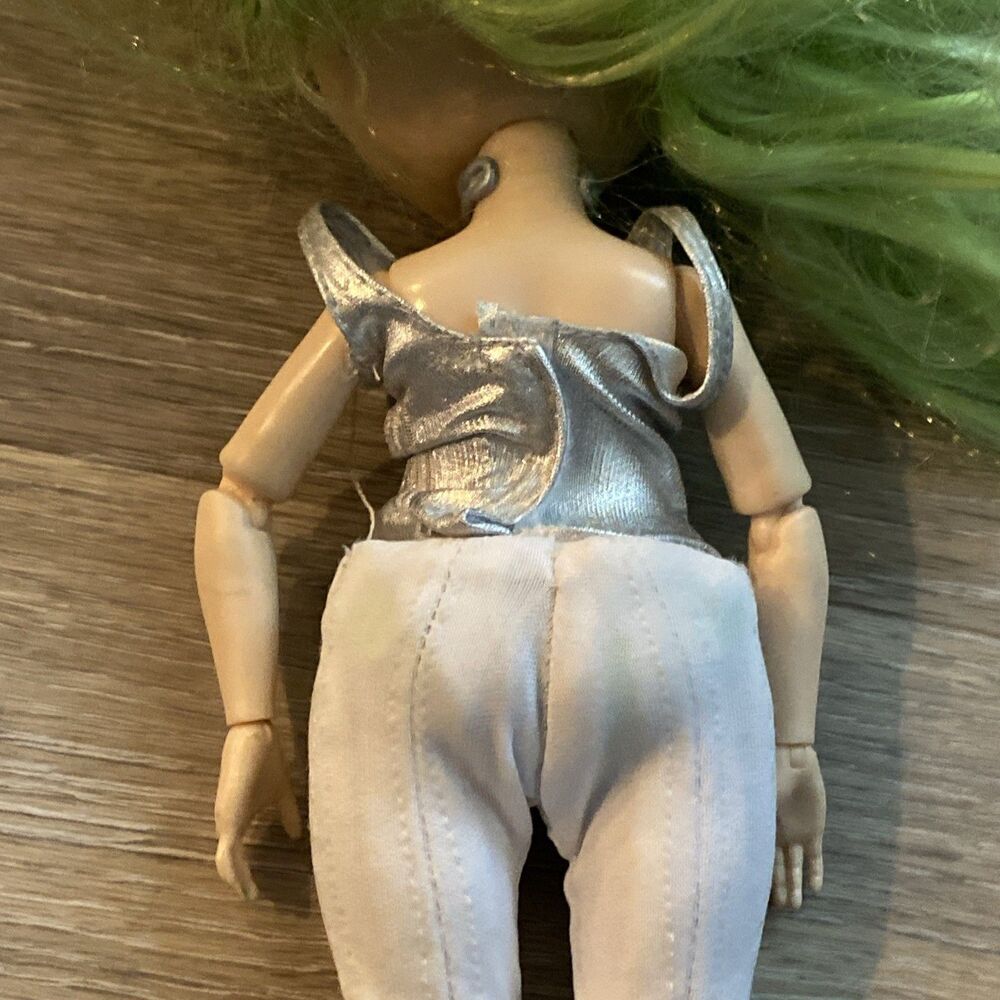 MGA Rainbow High Jade Hunter Series 1 Green Hair Doll - Picture 10 of 12